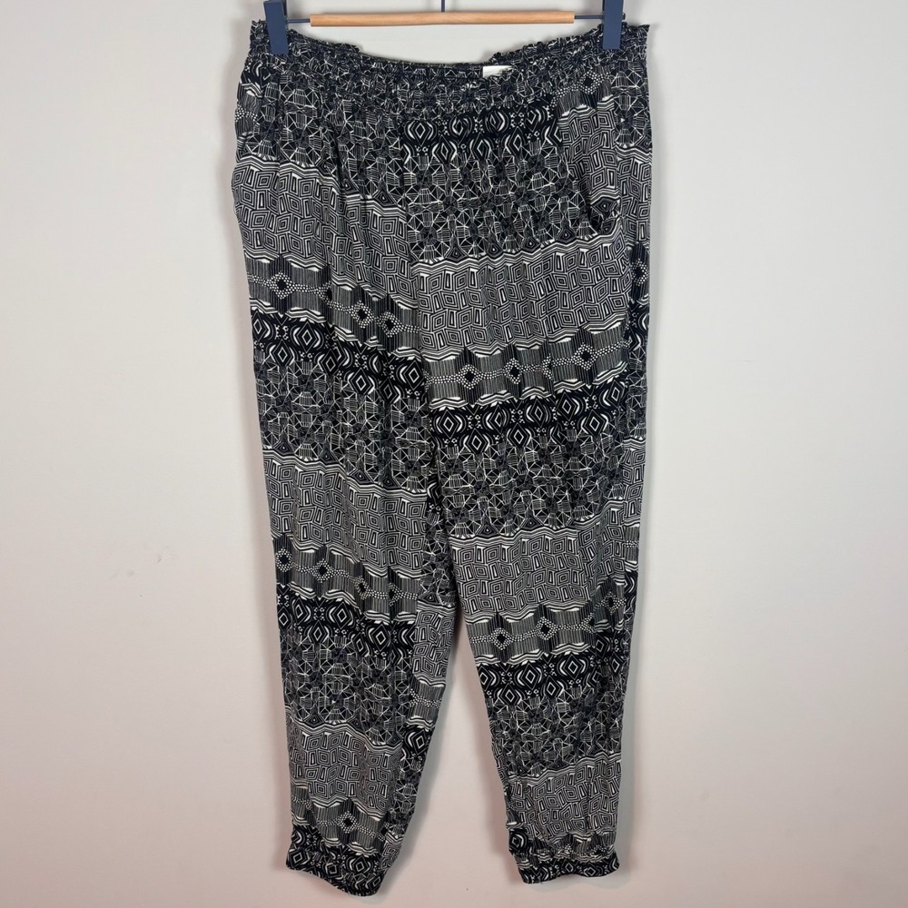 CATO Woman Black White Aztec‎ Boho Jogger Pullon Pants sz 14/16 Comfort Indie